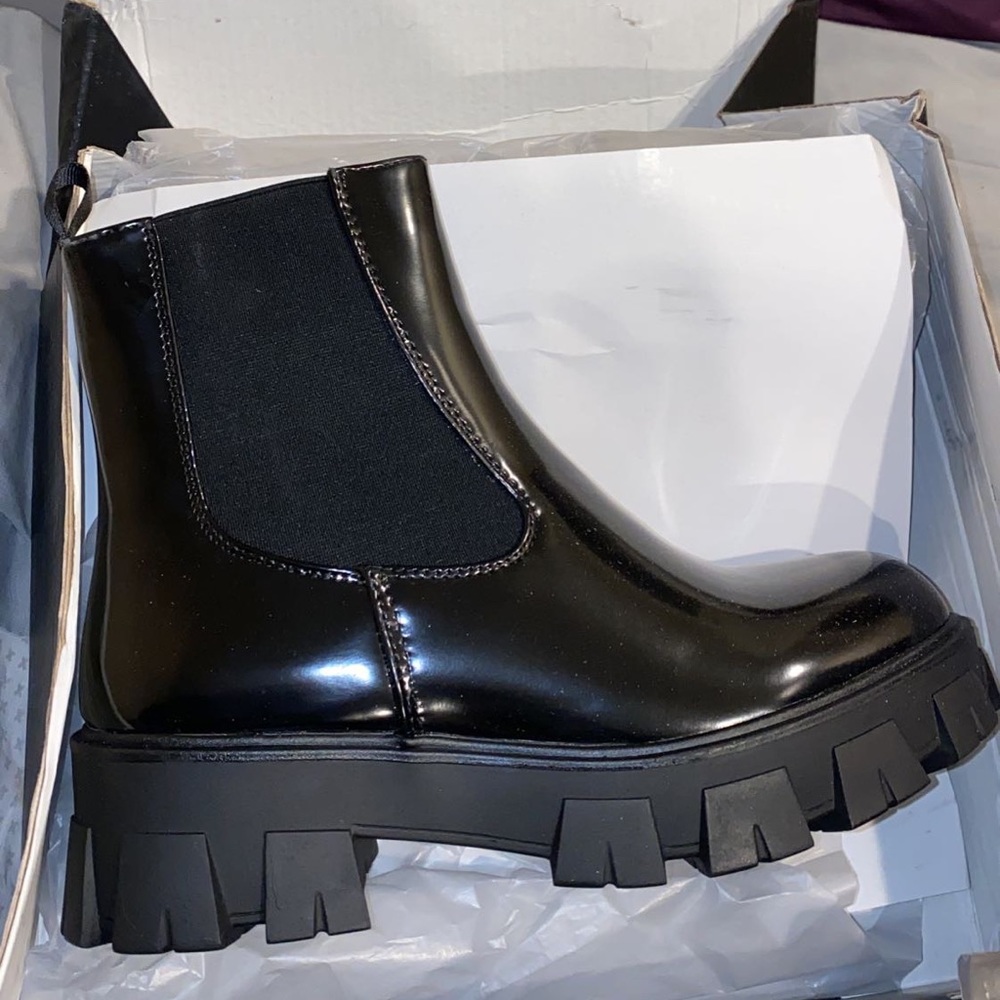 brand new misguided boots